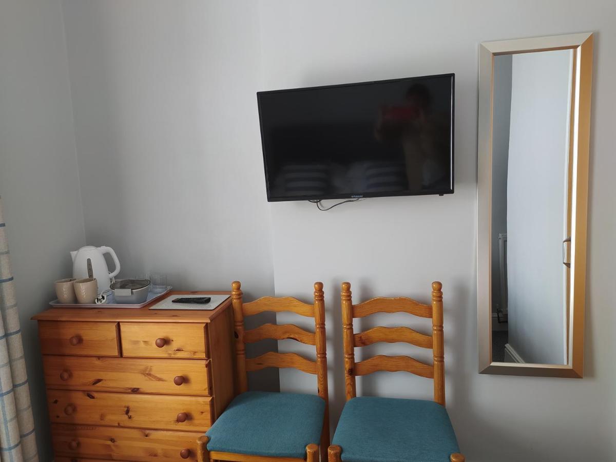 Frosty Towers Bed & Breakfast Ландъндо Екстериор снимка