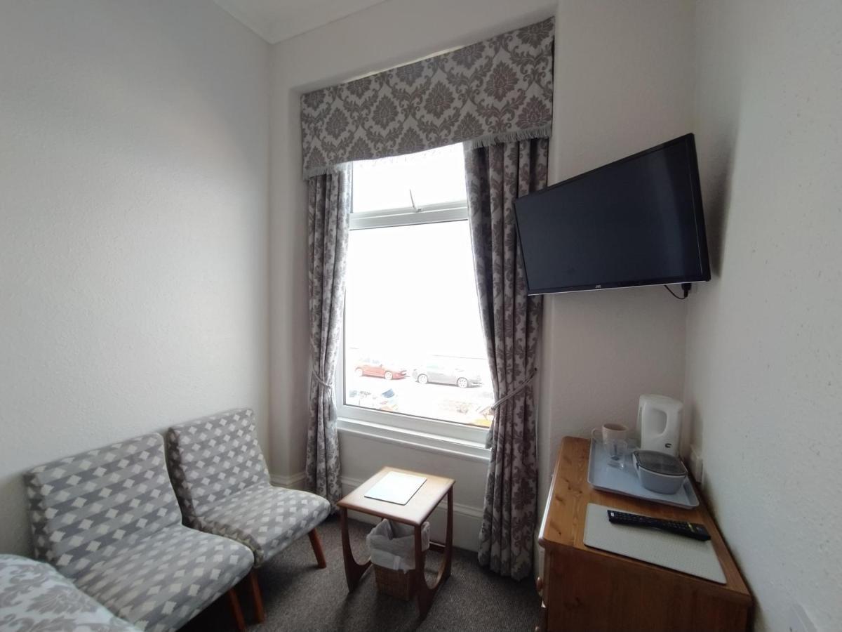 Frosty Towers Bed & Breakfast Ландъндо Екстериор снимка