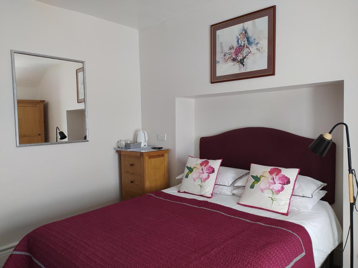 Frosty Towers Bed & Breakfast Ландъндо Екстериор снимка